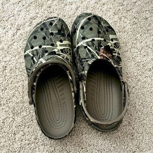 Camo crocs